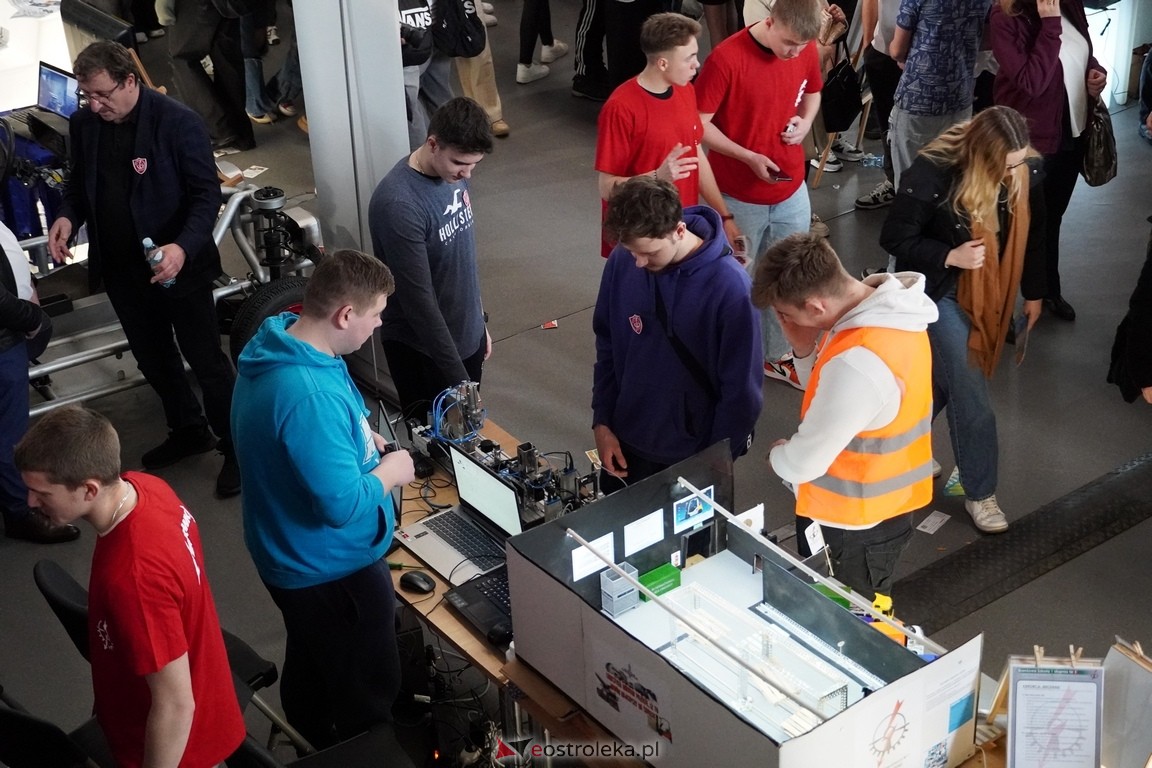 Forum Edukacyjne 2024 i XIII Młodzieżowe Targi Edukacji i Pracy [20.03.2024] - zdjęcie #49 - eOstroleka.pl