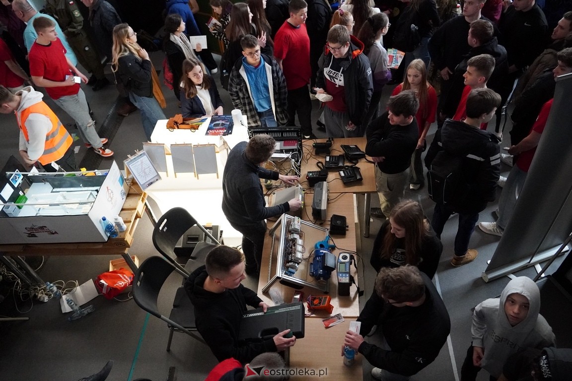 Forum Edukacyjne 2024 i XIII Młodzieżowe Targi Edukacji i Pracy [20.03.2024] - zdjęcie #48 - eOstroleka.pl