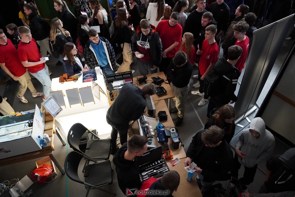 Forum Edukacyjne 2024 i XIII Młodzieżowe Targi Edukacji i Pracy [20.03.2024] - zdjęcie #47 - eOstroleka.pl