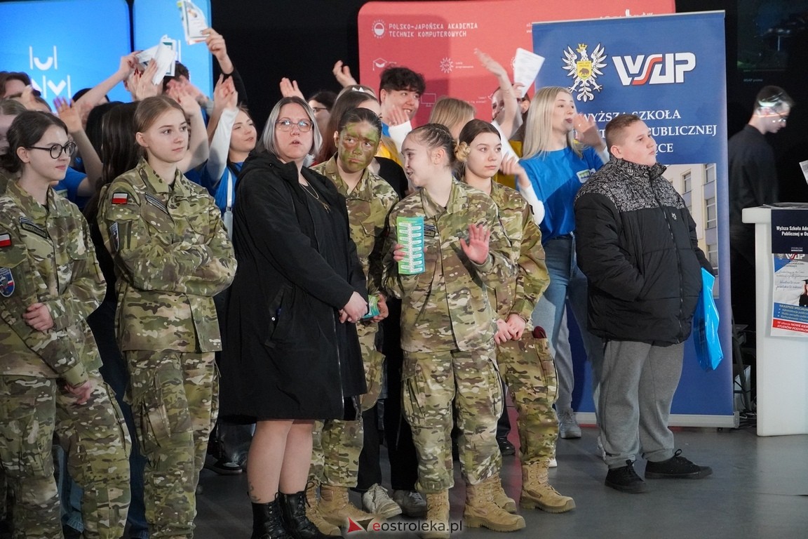 Forum Edukacyjne 2024 i XIII Młodzieżowe Targi Edukacji i Pracy [20.03.2024] - zdjęcie #23 - eOstroleka.pl