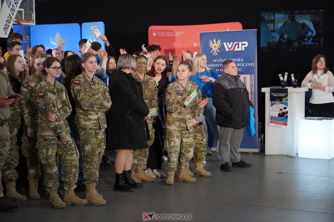 Forum Edukacyjne 2024 i XIII Młodzieżowe Targi Edukacji i Pracy [20.03.2024] - zdjęcie #22 - eOstroleka.pl