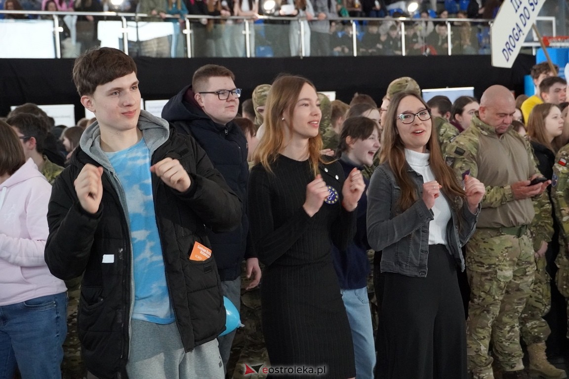 Forum Edukacyjne 2024 i XIII Młodzieżowe Targi Edukacji i Pracy [20.03.2024] - zdjęcie #21 - eOstroleka.pl