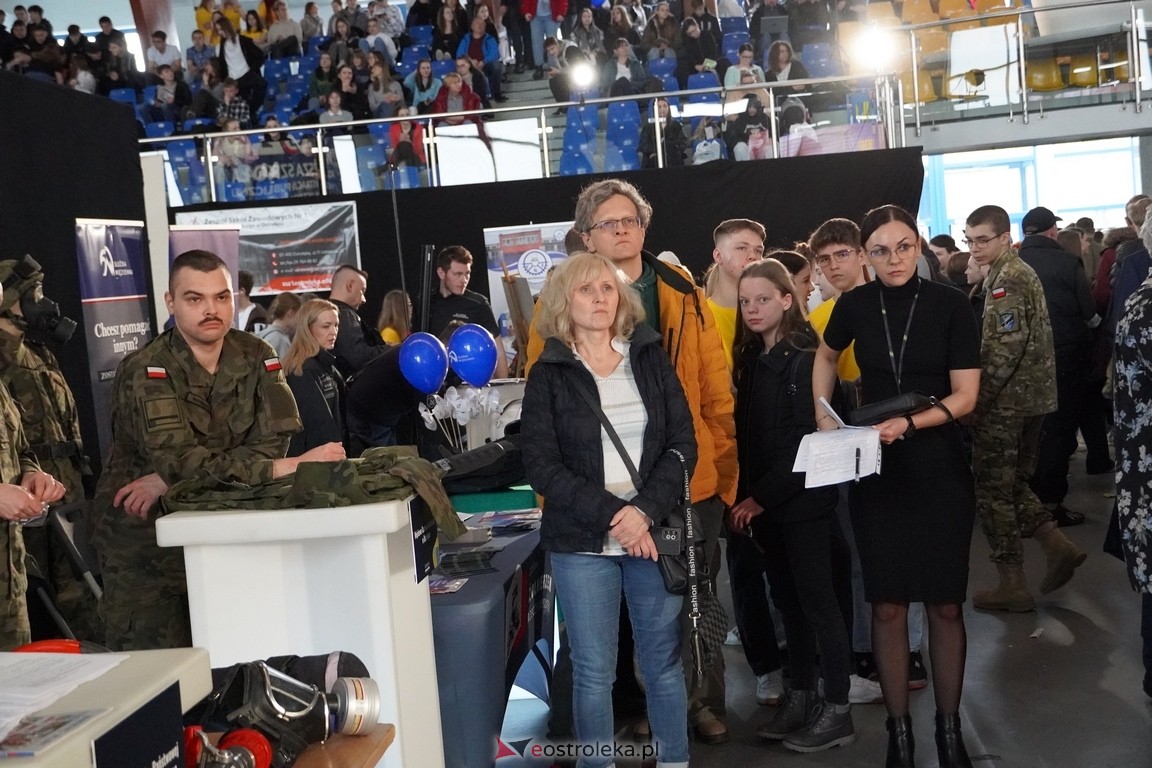 Forum Edukacyjne 2024 i XIII Młodzieżowe Targi Edukacji i Pracy [20.03.2024] - zdjęcie #19 - eOstroleka.pl