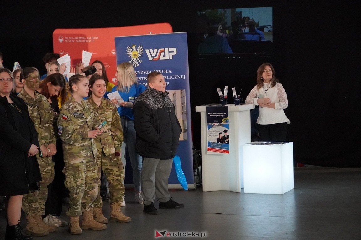 Forum Edukacyjne 2024 i XIII Młodzieżowe Targi Edukacji i Pracy [20.03.2024] - zdjęcie #18 - eOstroleka.pl