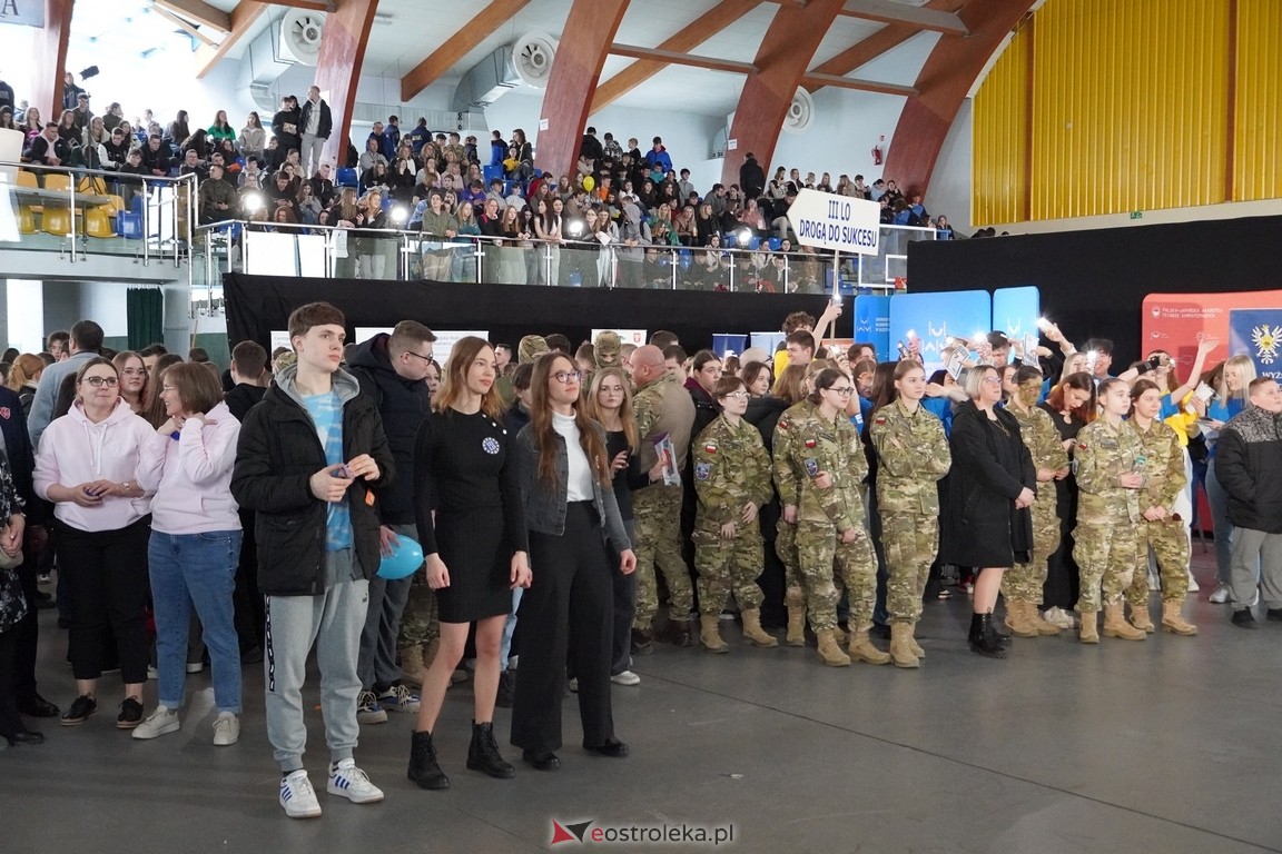 Forum Edukacyjne 2024 i XIII Młodzieżowe Targi Edukacji i Pracy [20.03.2024] - zdjęcie #17 - eOstroleka.pl
