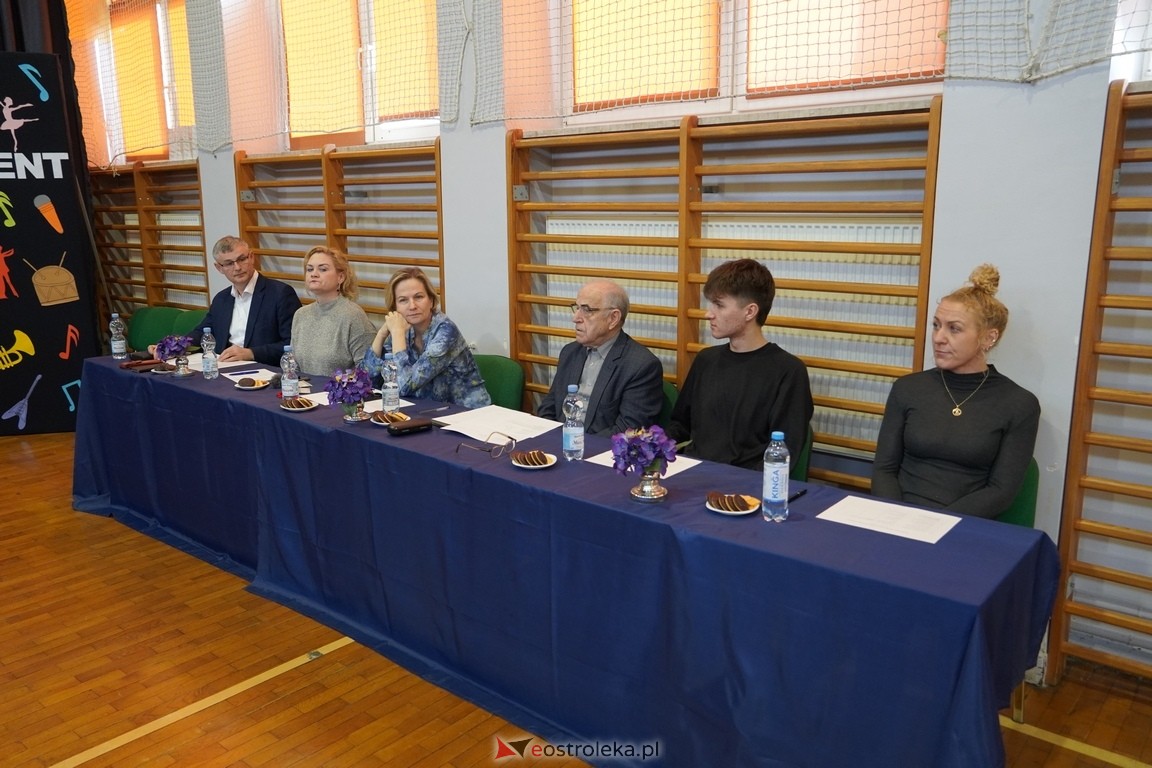 Konkurs II LO ma talent [21.03.2024] - zdjęcie #29 - eOstroleka.pl