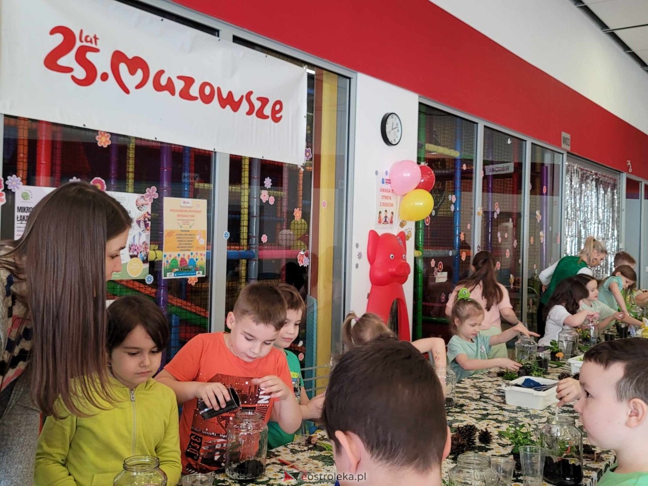 Dzień wiosny w Sali Zabaw Morska Kraina [21.03.2024] - zdjęcie #52 - eOstroleka.pl