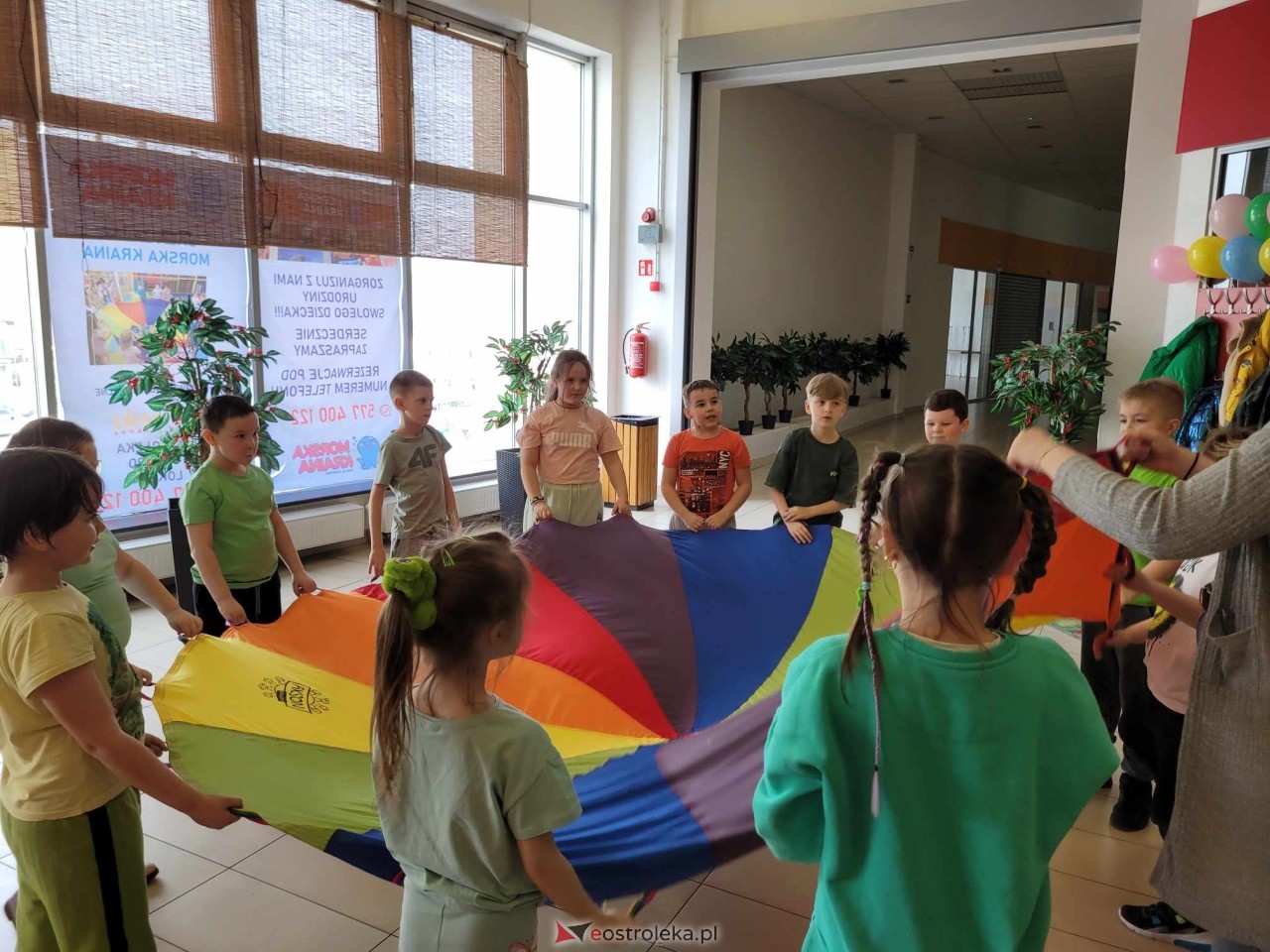 Dzień wiosny w Sali Zabaw Morska Kraina [21.03.2024] - zdjęcie #50 - eOstroleka.pl