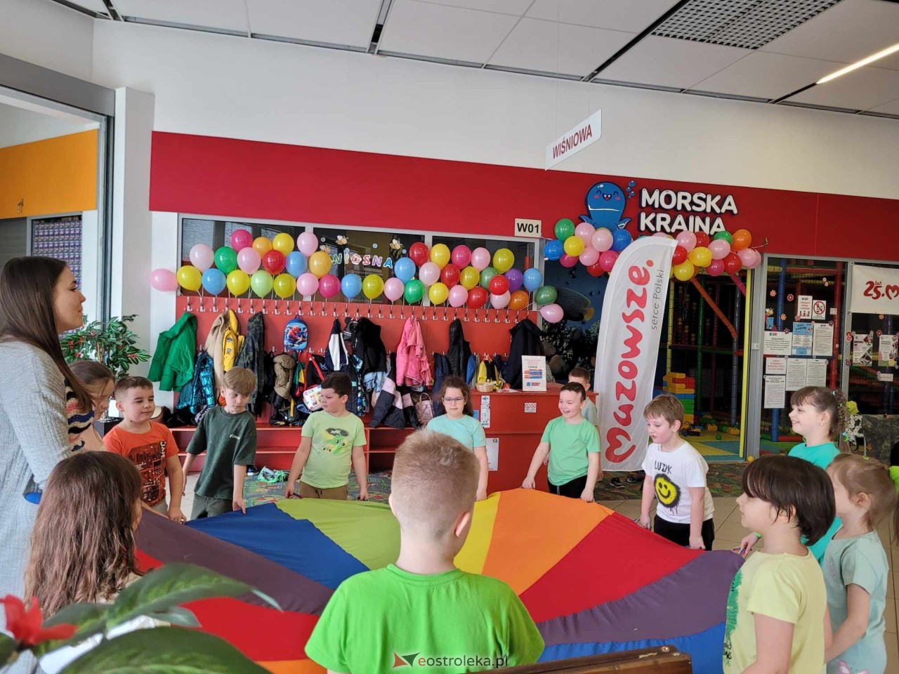 Dzień wiosny w Sali Zabaw Morska Kraina [21.03.2024] - zdjęcie #34 - eOstroleka.pl