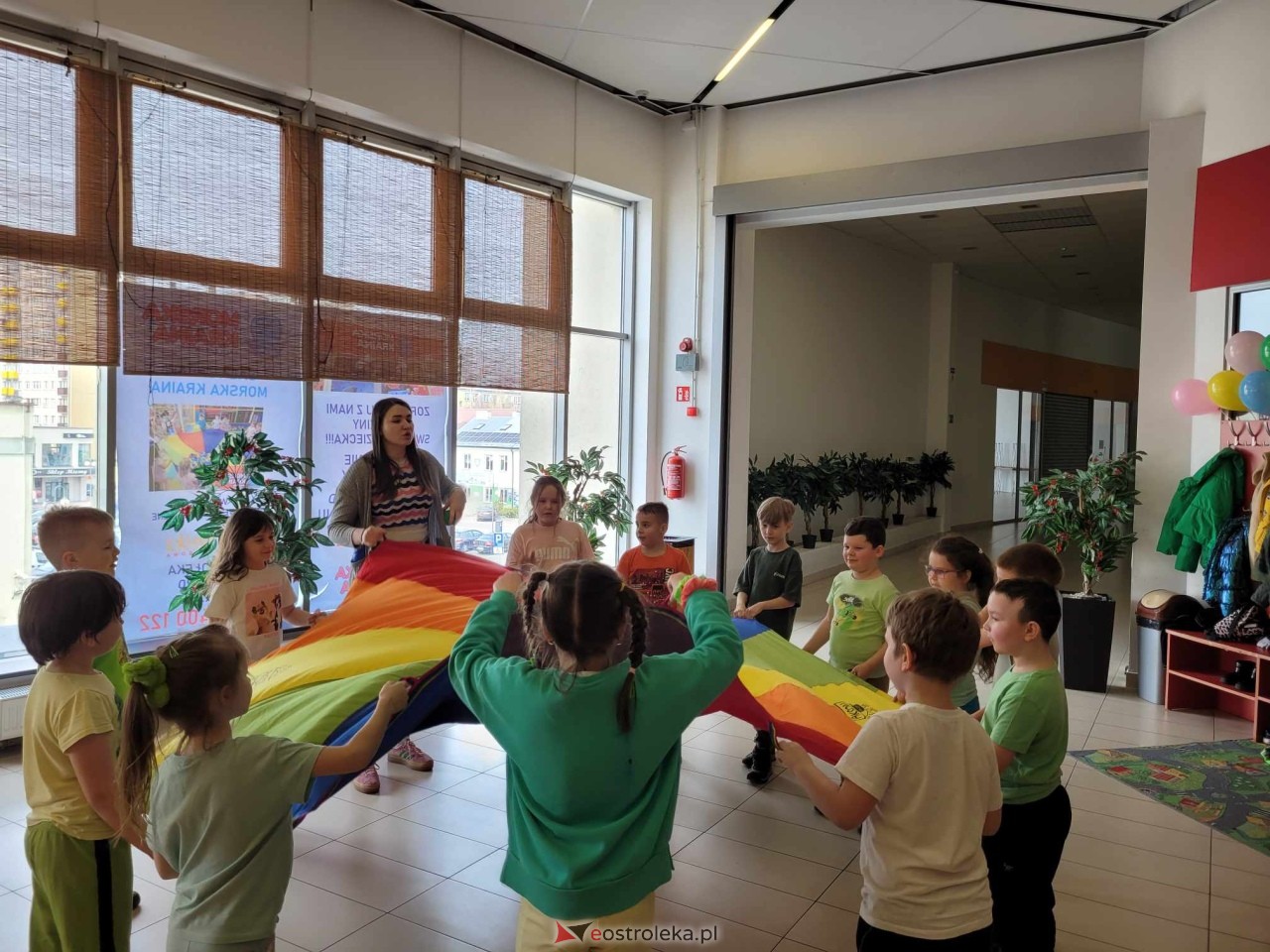 Dzień wiosny w Sali Zabaw Morska Kraina [21.03.2024] - zdjęcie #10 - eOstroleka.pl