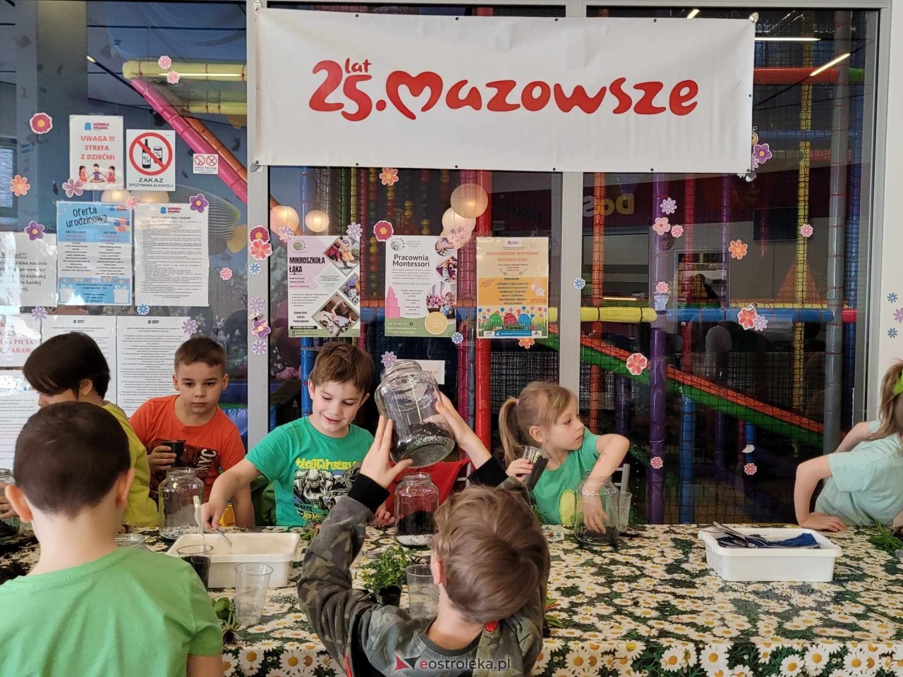 Dzień wiosny w Sali Zabaw Morska Kraina [21.03.2024] - zdjęcie #9 - eOstroleka.pl