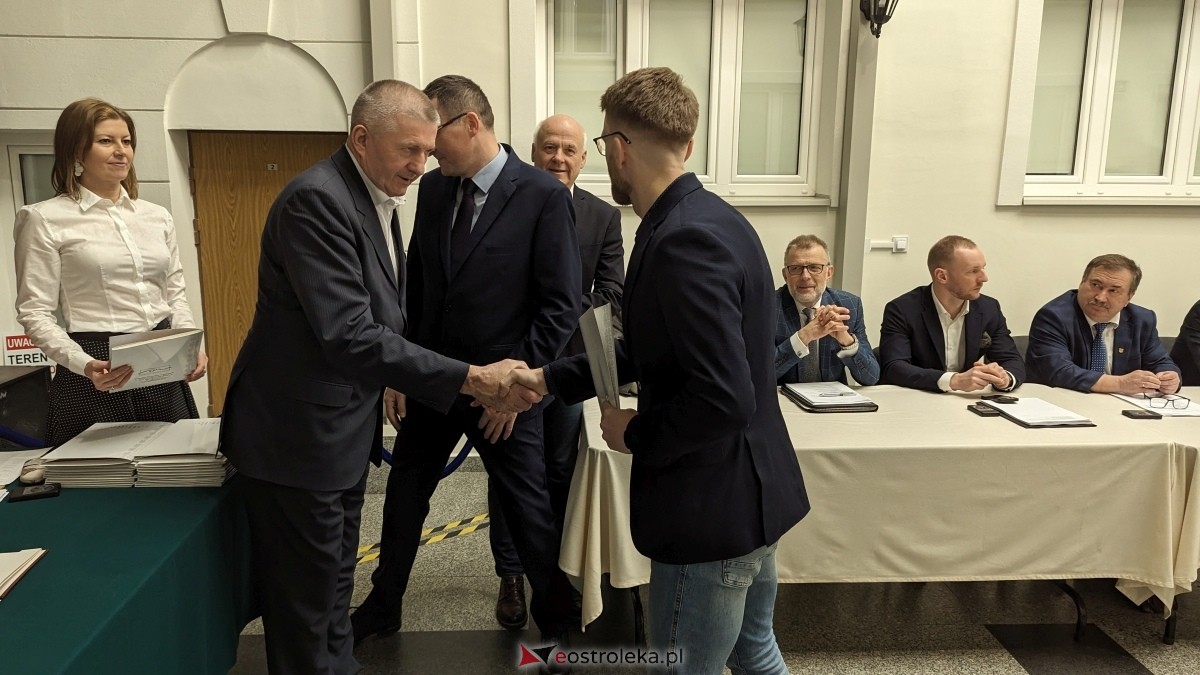Wręczenie dorocznych nagród starosty ostrołęckiego dla zasłużonych sportowców [21.03.2024] - zdjęcie #37 - eOstroleka.pl