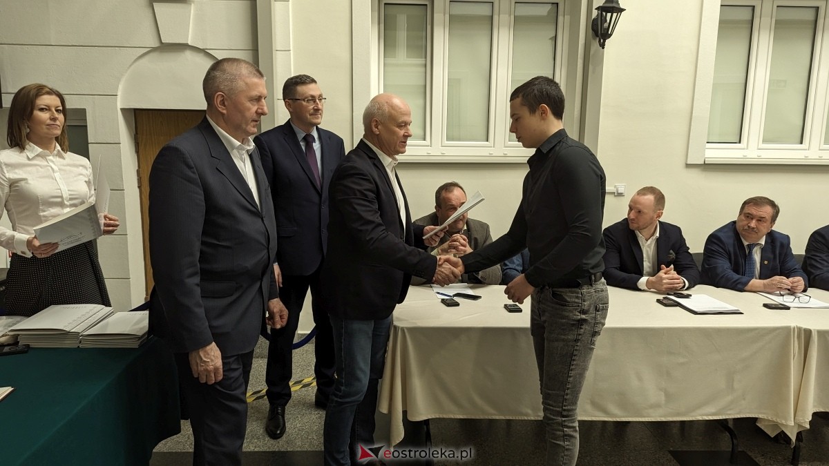Wręczenie dorocznych nagród starosty ostrołęckiego dla zasłużonych sportowców [21.03.2024] - zdjęcie #29 - eOstroleka.pl