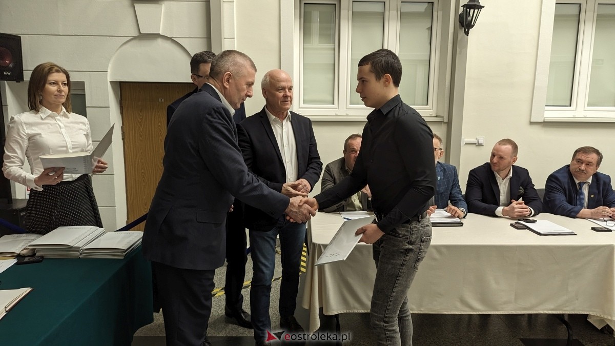 Wręczenie dorocznych nagród starosty ostrołęckiego dla zasłużonych sportowców [21.03.2024] - zdjęcie #28 - eOstroleka.pl
