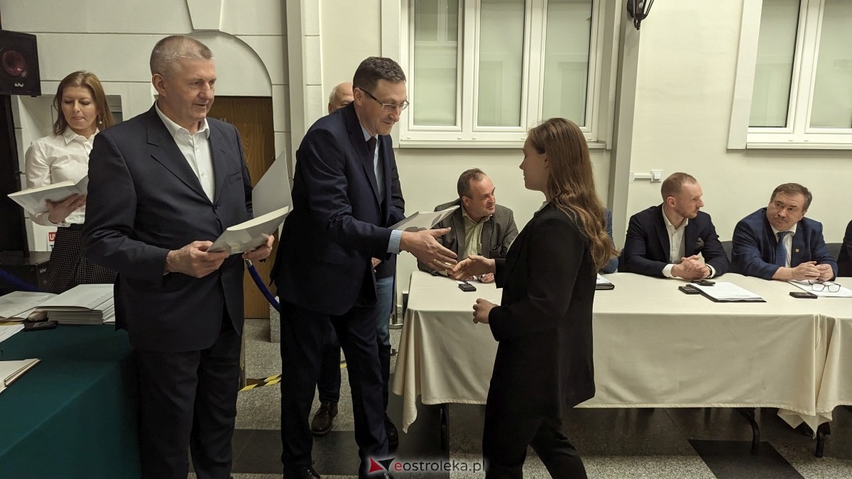 Wręczenie dorocznych nagród starosty ostrołęckiego dla zasłużonych sportowców [21.03.2024] - zdjęcie #22 - eOstroleka.pl