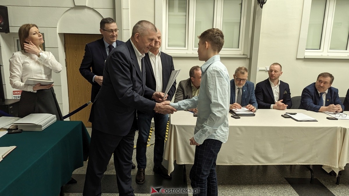 Wręczenie dorocznych nagród starosty ostrołęckiego dla zasłużonych sportowców [21.03.2024] - zdjęcie #20 - eOstroleka.pl