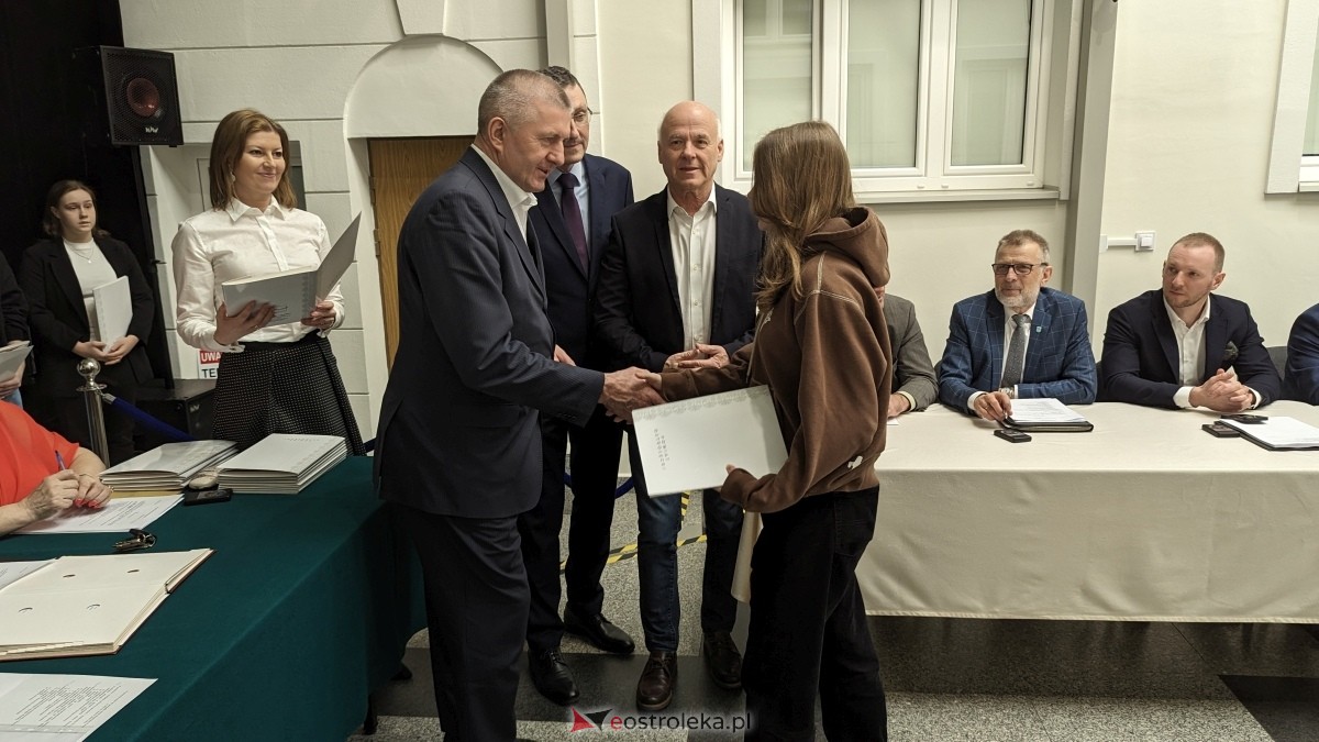 Wręczenie dorocznych nagród starosty ostrołęckiego dla zasłużonych sportowców [21.03.2024] - zdjęcie #26 - eOstroleka.pl