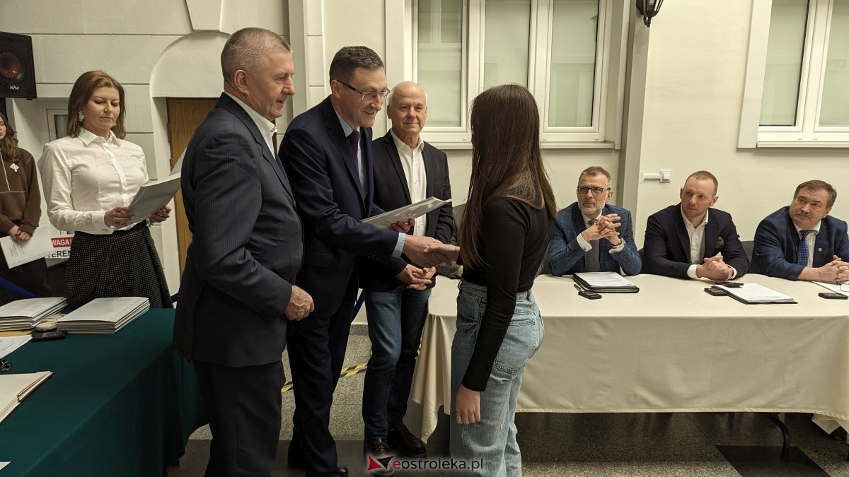 Wręczenie dorocznych nagród starosty ostrołęckiego dla zasłużonych sportowców [21.03.2024] - zdjęcie #16 - eOstroleka.pl