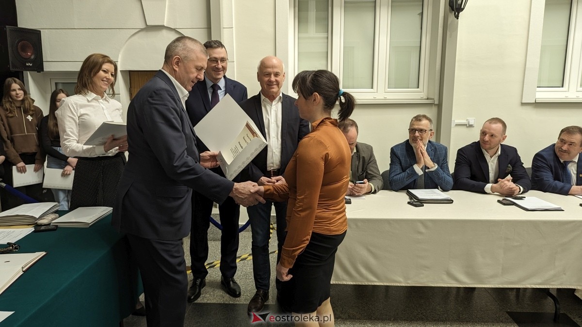Wręczenie dorocznych nagród starosty ostrołęckiego dla zasłużonych sportowców [21.03.2024] - zdjęcie #34 - eOstroleka.pl