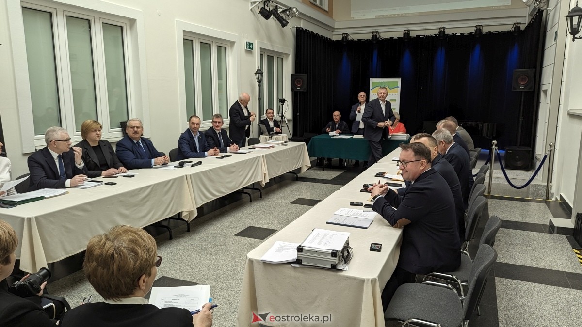 LXXV sesja Rady Powiatu w Ostrołęce [21.03.2024] - zdjęcie #61 - eOstroleka.pl
