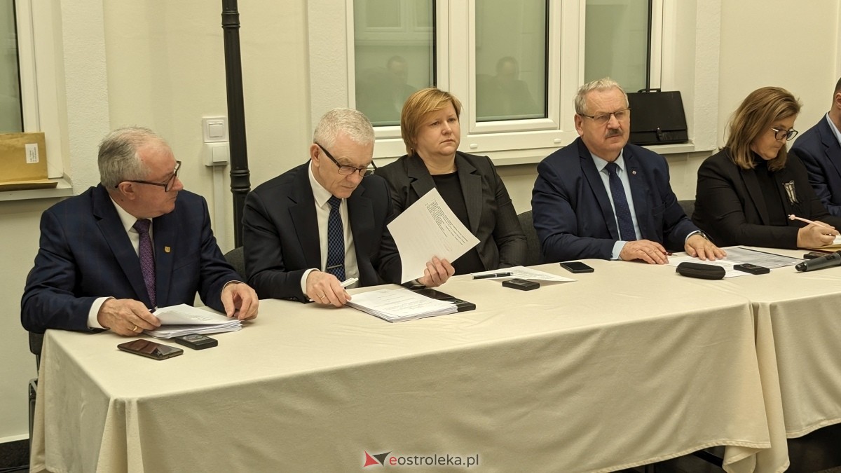 LXXV sesja Rady Powiatu w Ostrołęce [21.03.2024] - zdjęcie #17 - eOstroleka.pl