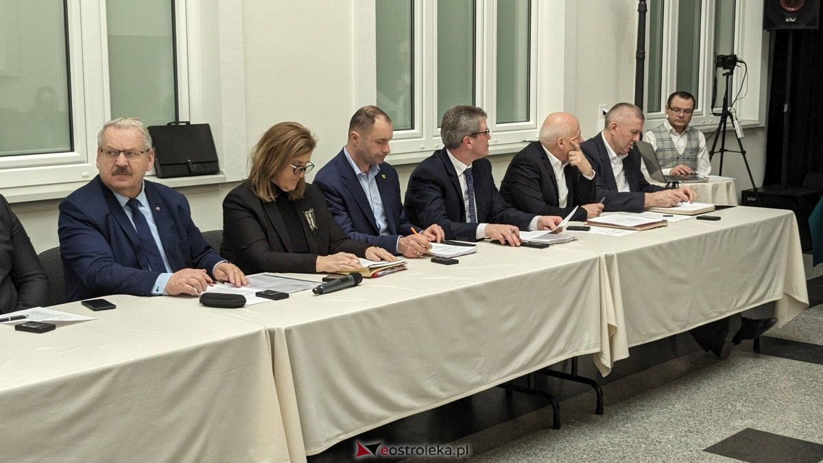LXXV sesja Rady Powiatu w Ostrołęce [21.03.2024] - zdjęcie #16 - eOstroleka.pl