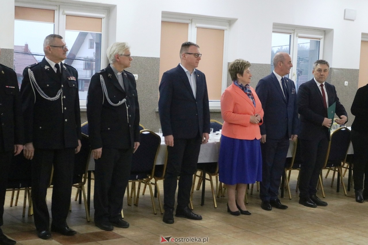 Przekazanie wozu i sprzętu strażackiego OSP Łęg Przedmiejski [23.03.2024] - zdjęcie #46 - eOstroleka.pl