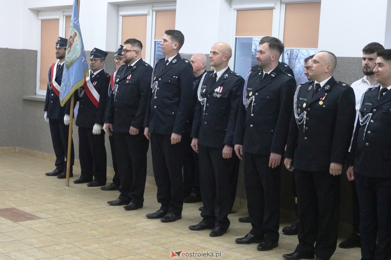 Przekazanie wozu i sprzętu strażackiego OSP Łęg Przedmiejski [23.03.2024] - zdjęcie #42 - eOstroleka.pl