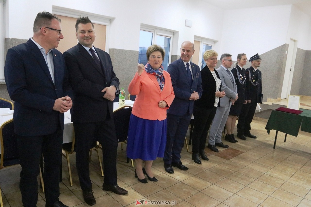 Przekazanie wozu i sprzętu strażackiego OSP Łęg Przedmiejski [23.03.2024] - zdjęcie #21 - eOstroleka.pl