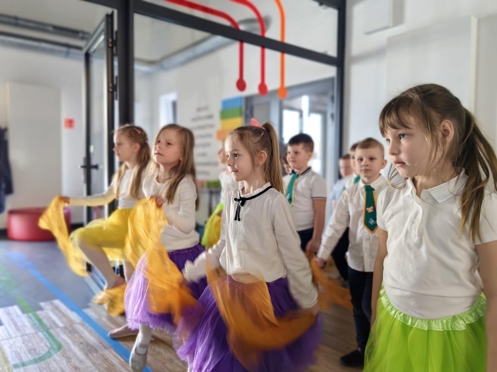 Warsztaty kreatywne dla przedszkolaków Bajkowy Ogród Wartości - zdjęcie #34 - eOstroleka.pl