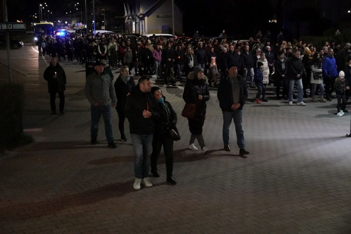 Droga Krzyżowa w parafii pw. św. Franciszka z Asyżu w Ostrołęce [29.03.2024] - zdjęcie #26 - eOstroleka.pl