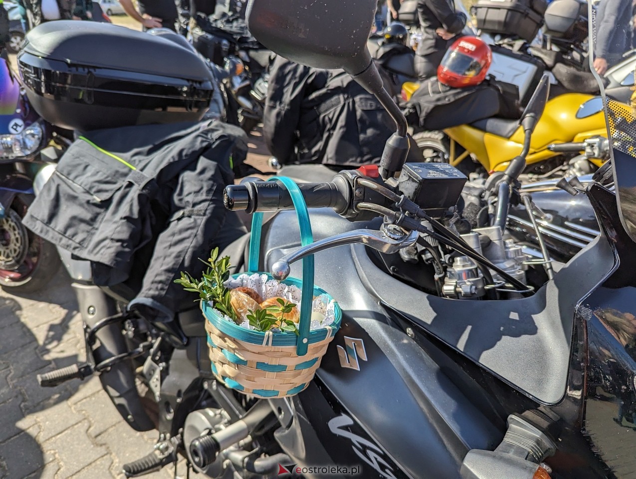 Motoświęconka 2024 w Ostrołęce: błogosławieństwo na dwóch kółkach [30.03.2024] - zdjęcie #66 - eOstroleka.pl