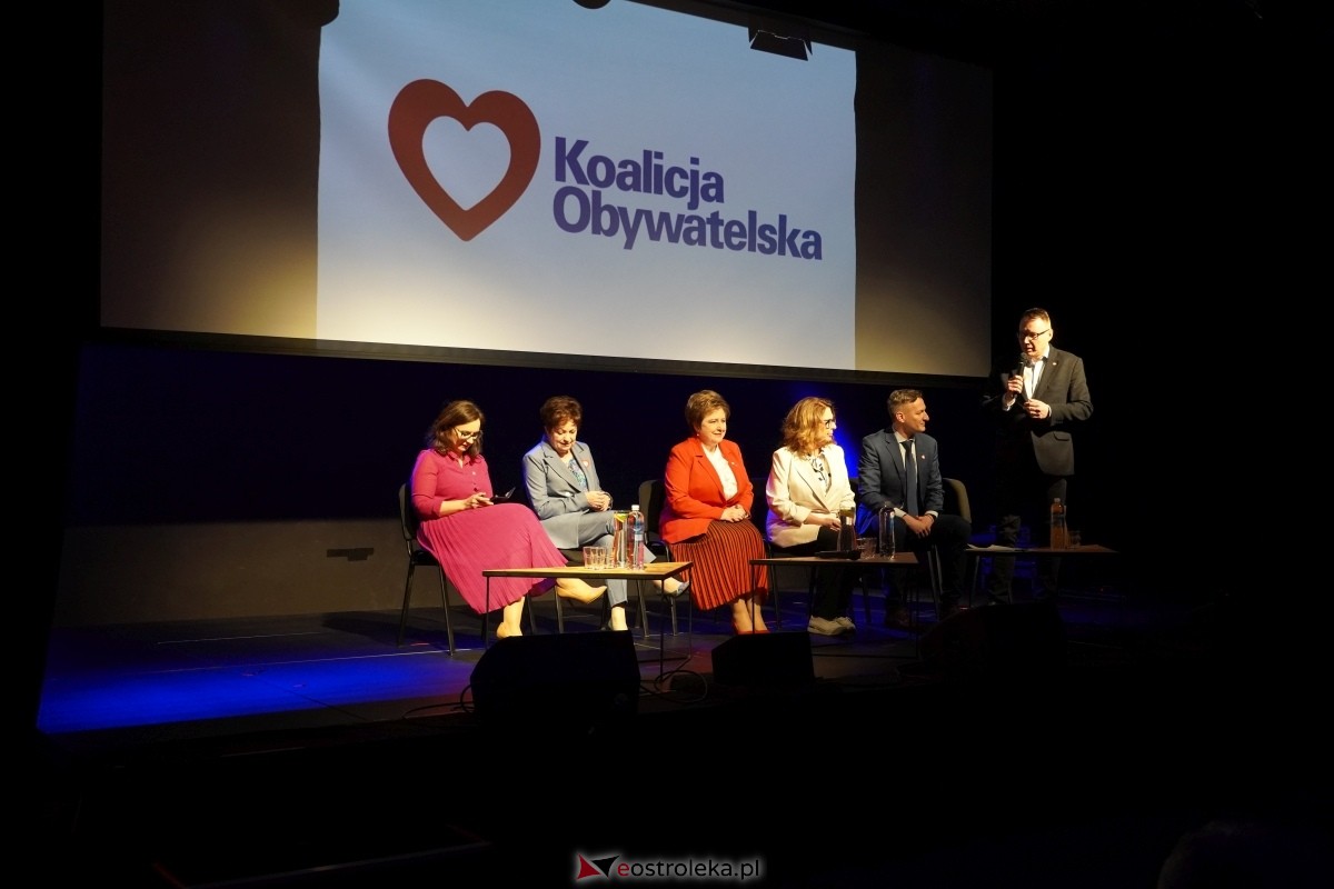 Finał kampanii wyborczej. Do Ostrołęki zawitała dziś marszałek senatu - Małgorzata Kidawa Błońska [05.04.2024] - zdjęcie #66 - eOstroleka.pl