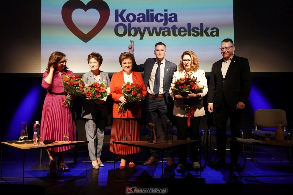 Finał kampanii wyborczej. Do Ostrołęki zawitała dziś marszałek senatu - Małgorzata Kidawa Błońska [05.04.2024] - zdjęcie #4 - eOstroleka.pl