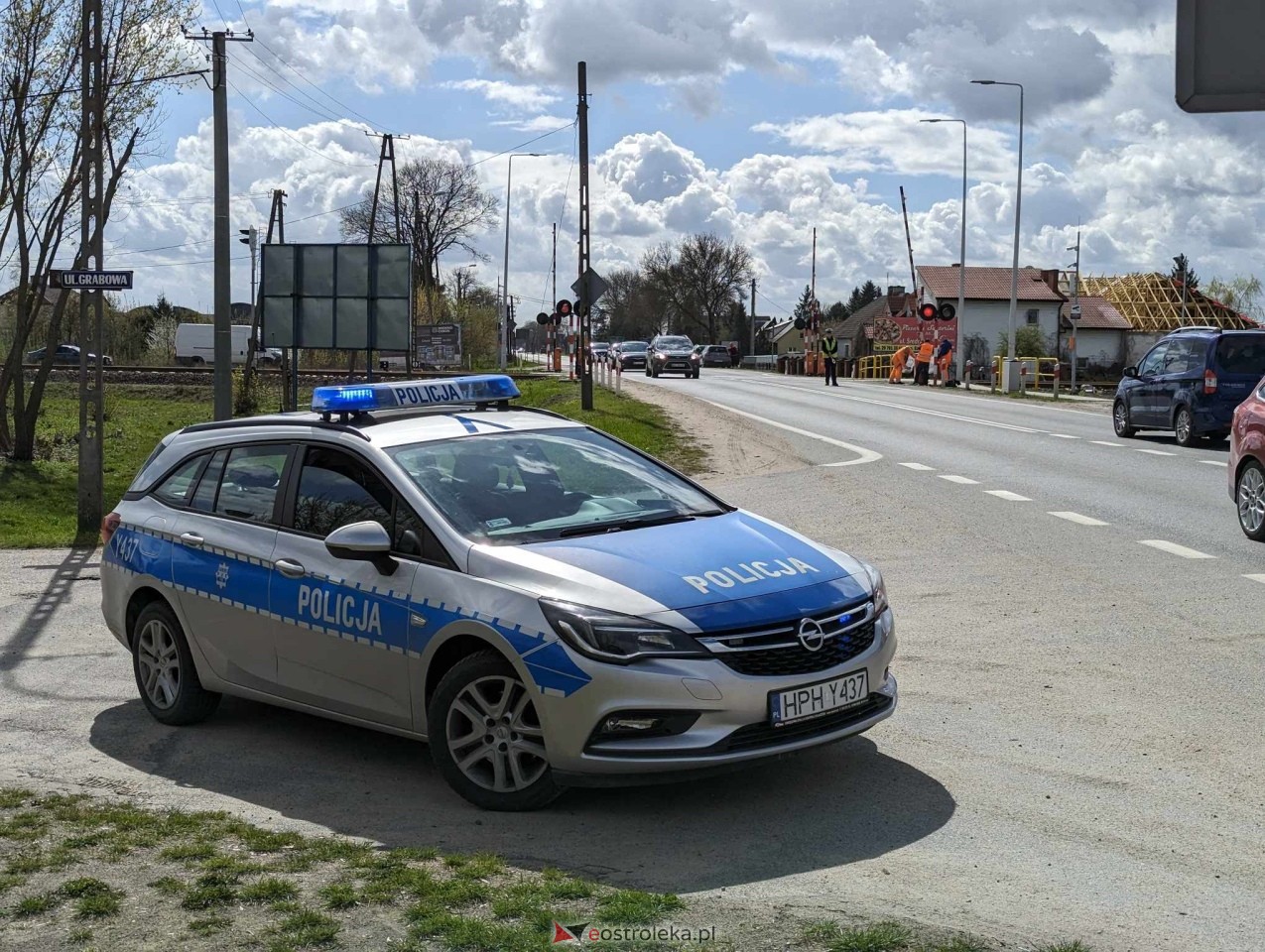 Kolizja i awaria sparaliżowały ulicę Warszawską! Gigantyczne korki w Ostrołęce [06.04.2024] - zdjęcie #3 - eOstroleka.pl