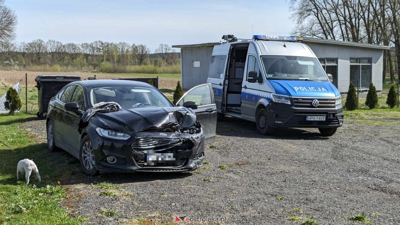Wypadek we wsi Czernie [07.04.2024] - zdjęcie #1 - eOstroleka.pl