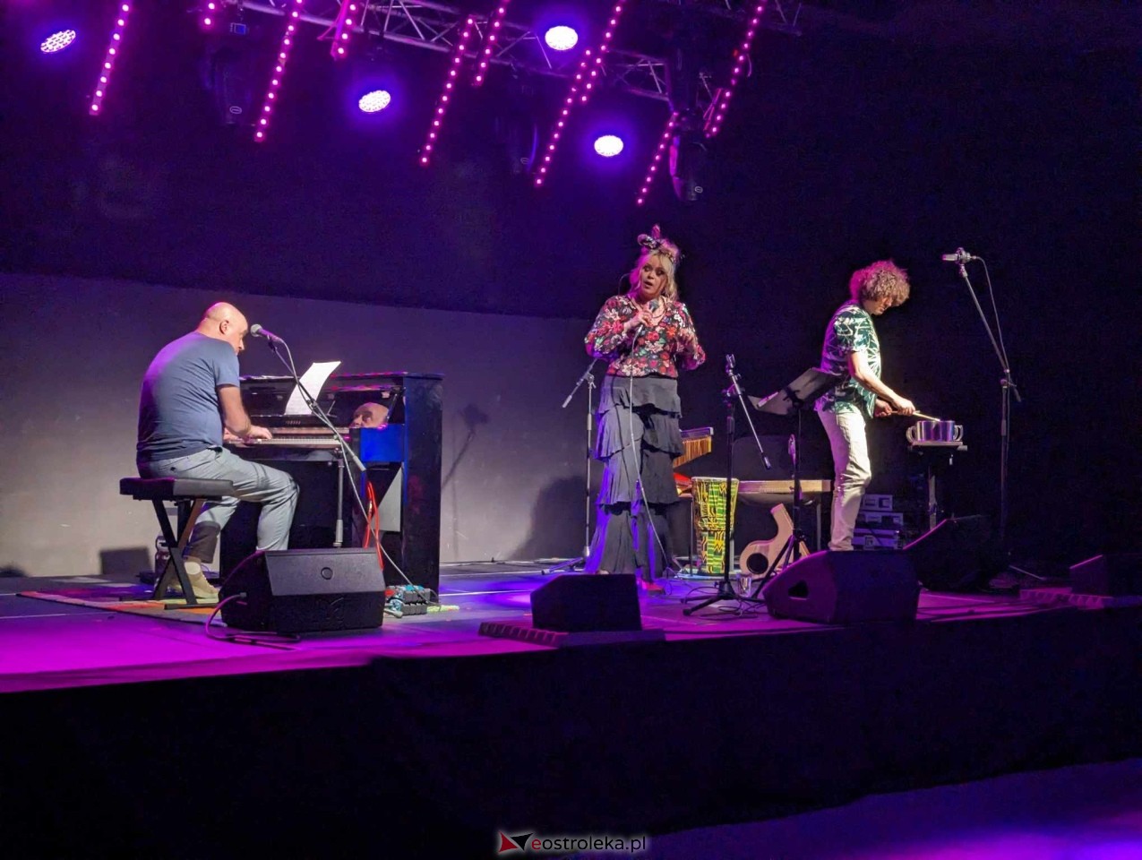 Latin Lovers Trio w Multimedialnym Centrum Natura [07.04.2024] - zdjęcie #15 - eOstroleka.pl