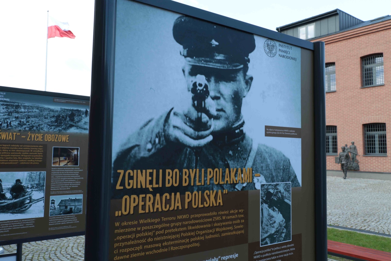 Wystawa plenerowa „Zbrodnia nieukarana – łagry sowieckie”  - zdjęcie #3 - eOstroleka.pl