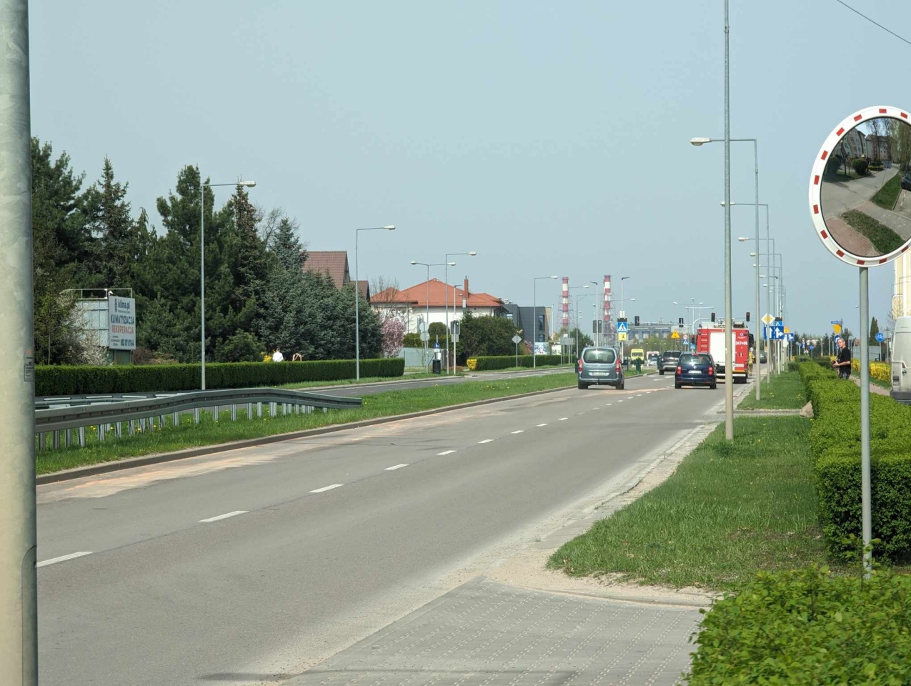 Niebezpieczna plama oleju na mini-obwodnicy w Ostrołęce! [08.04.2024] - zdjęcie #5 - eOstroleka.pl