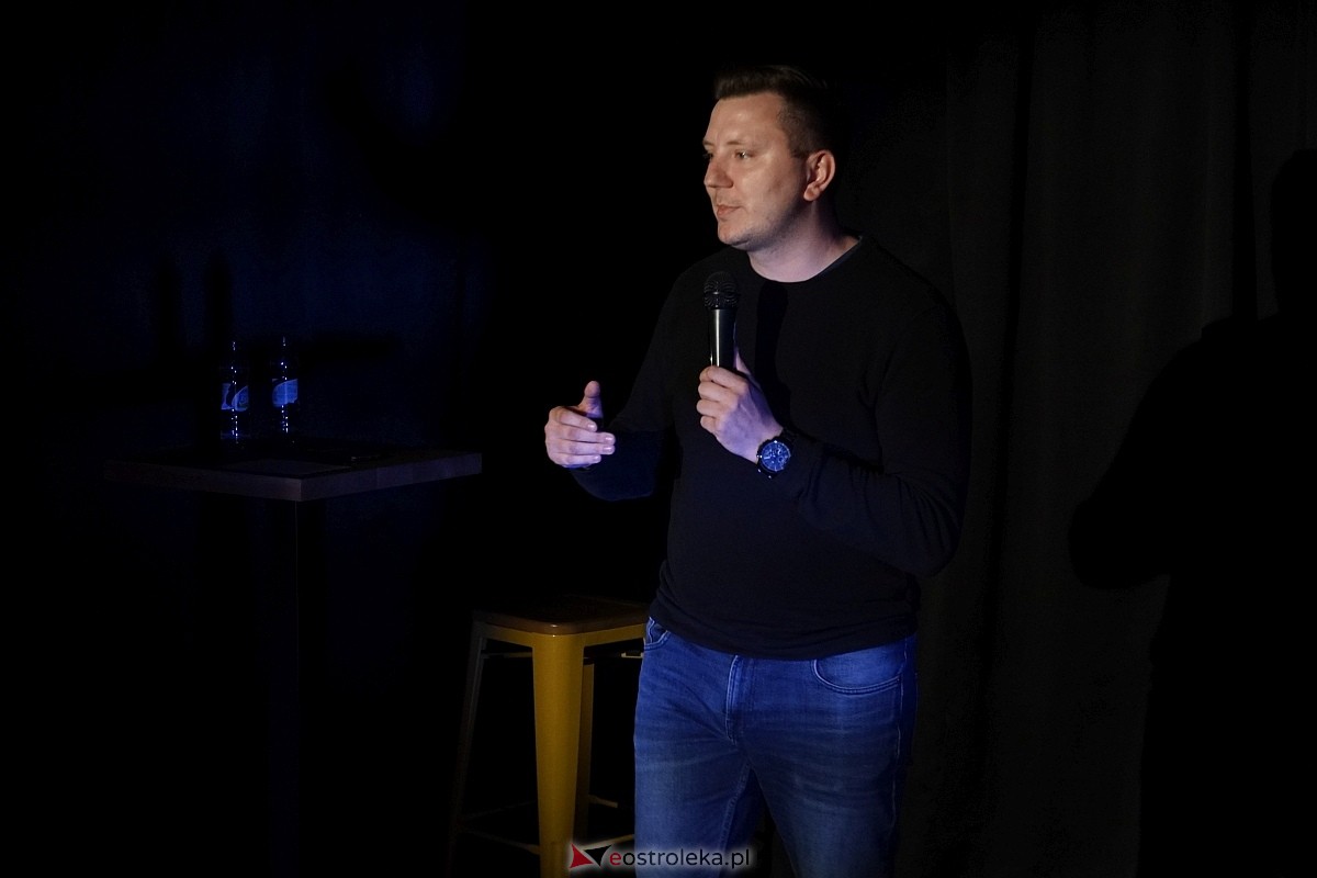 Ostrołęka bawi się do łez! Skóra i Baraniecki podbili Łubudu [08.04.2024] - zdjęcie #30 - eOstroleka.pl