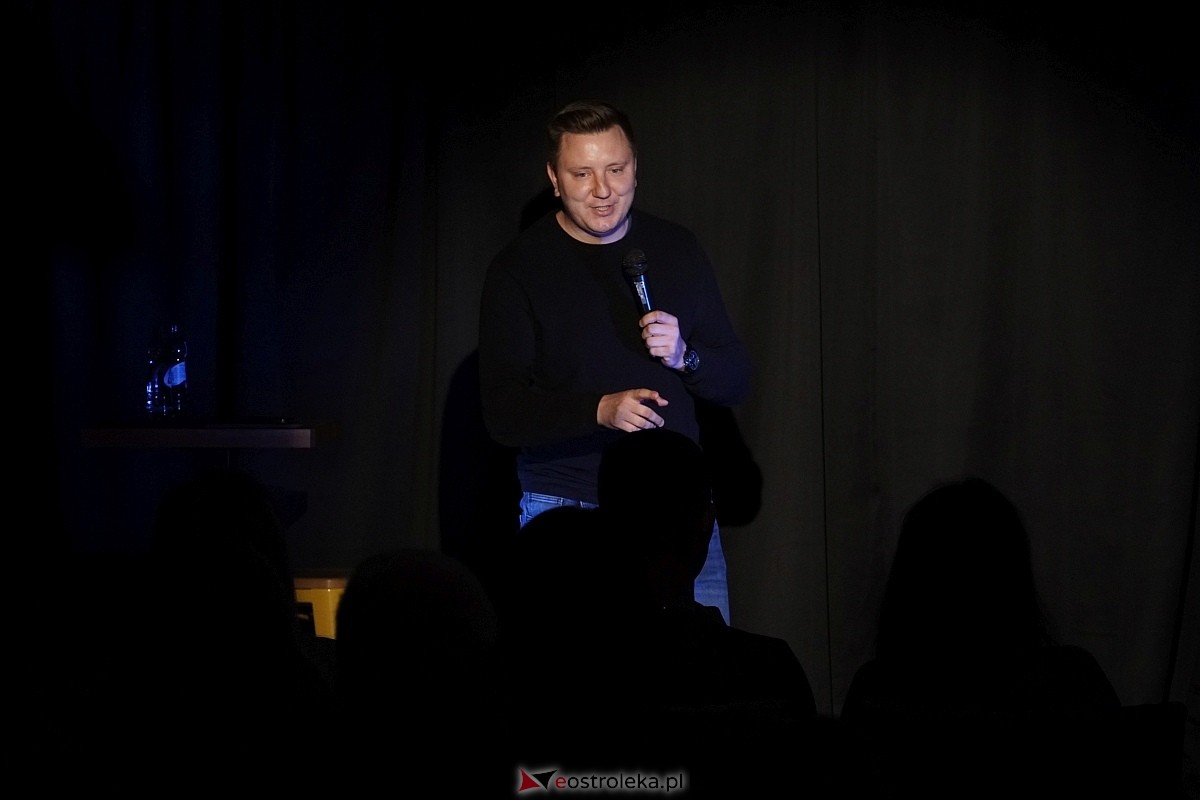 Ostrołęka bawi się do łez! Skóra i Baraniecki podbili Łubudu [08.04.2024] - zdjęcie #25 - eOstroleka.pl