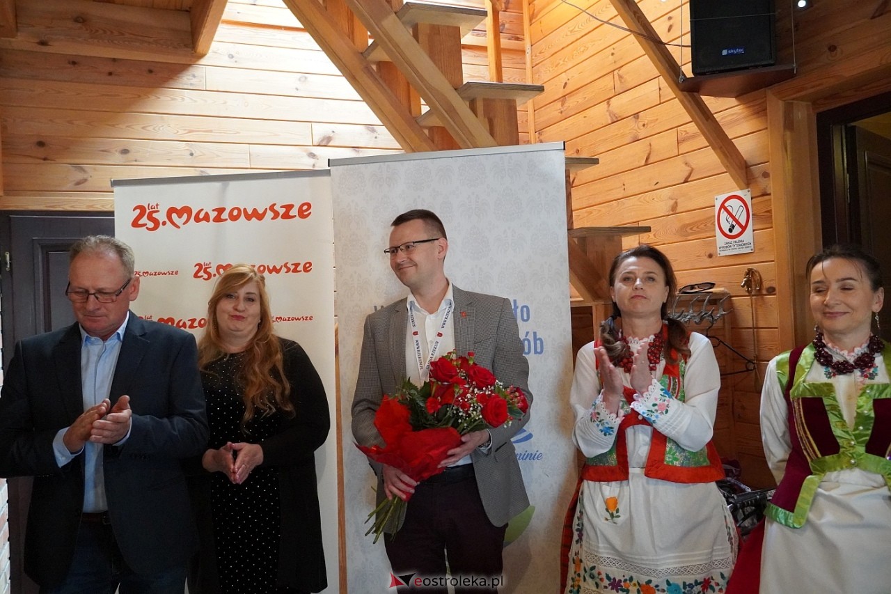 Spotkanie integracyjne seniorów i osób niepełnosprawnych w Dzbeninie [12.04.2024] - zdjęcie #25 - eOstroleka.pl