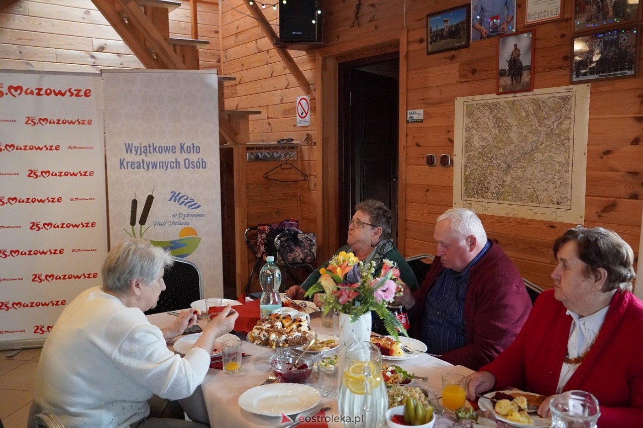 Spotkanie integracyjne seniorów i osób niepełnosprawnych w Dzbeninie [12.04.2024] - zdjęcie #43 - eOstroleka.pl