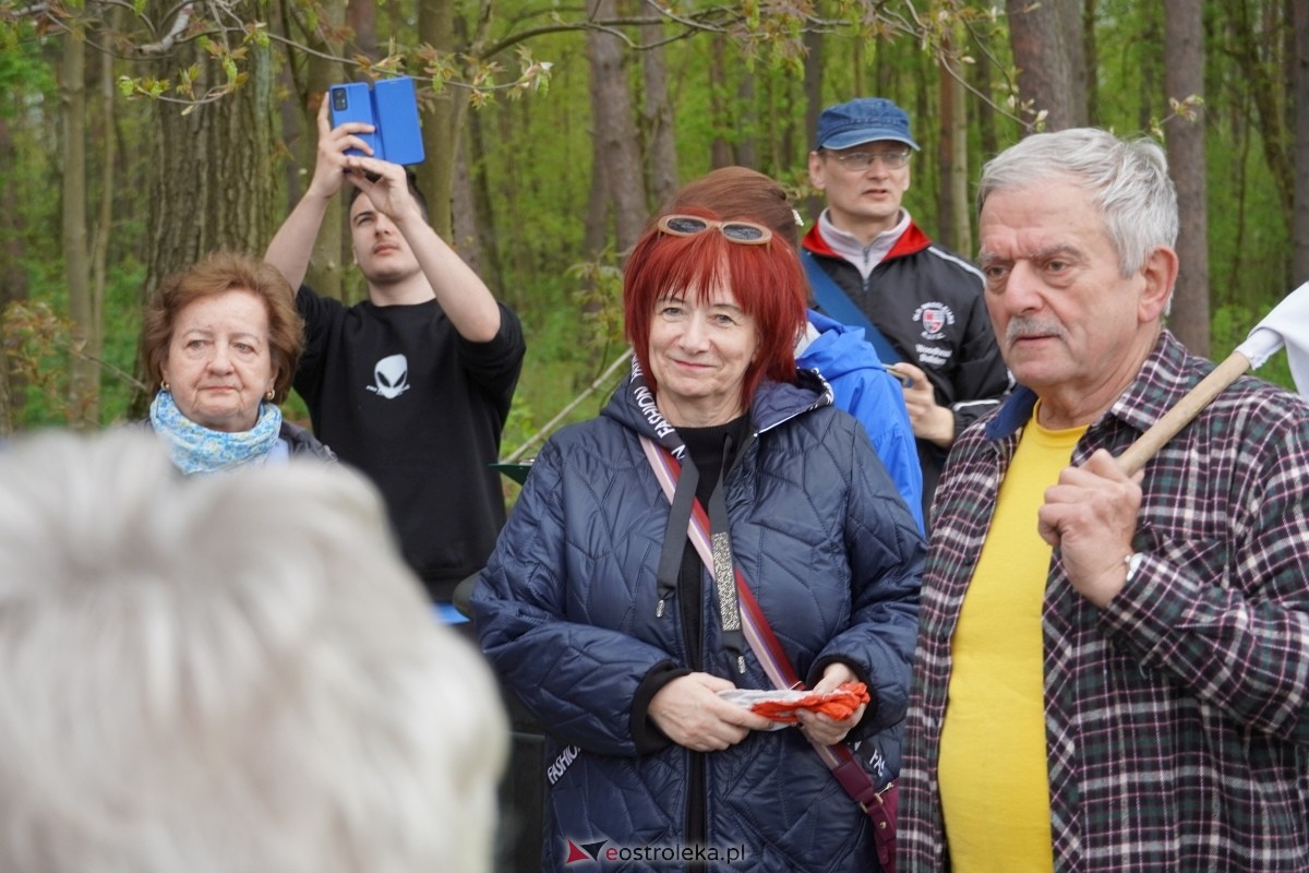 Akcja sprzątania lasu przy ulicy Warszawskiej [13.04.2024] - zdjęcie #23 - eOstroleka.pl
