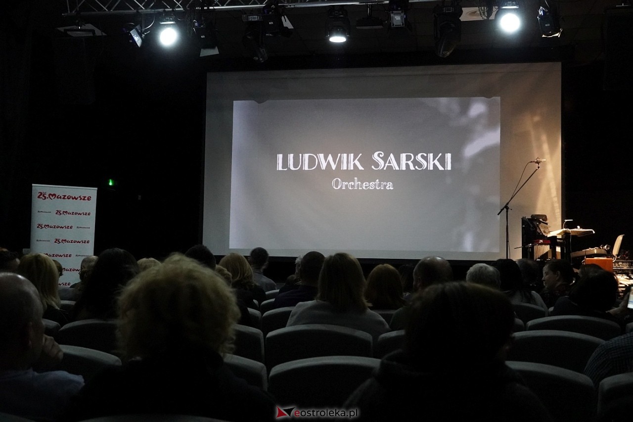 Orkiestra Ludwika Sarskiego z filmami Romana Polańskiego oczarowała publiczność w Multimedialnym Centrum Natura [20.04.2024] - zdjęcie #2 - eOstroleka.pl
