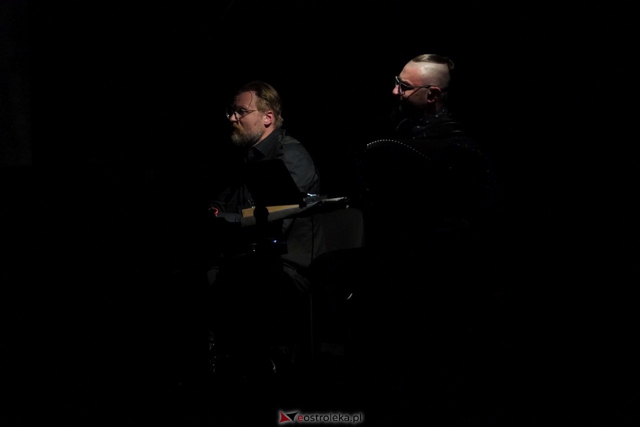 Orkiestra Ludwika Sarskiego z filmami Romana Polańskiego oczarowała publiczność w Multimedialnym Centrum Natura [20.04.2024] - zdjęcie #17 - eOstroleka.pl