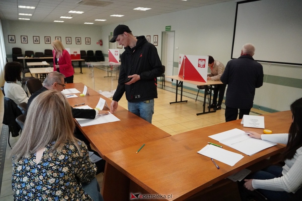 Wybory samorządowe 2024 w Ostrołęce - II tura [21.04.2024] - zdjęcie #14 - eOstroleka.pl