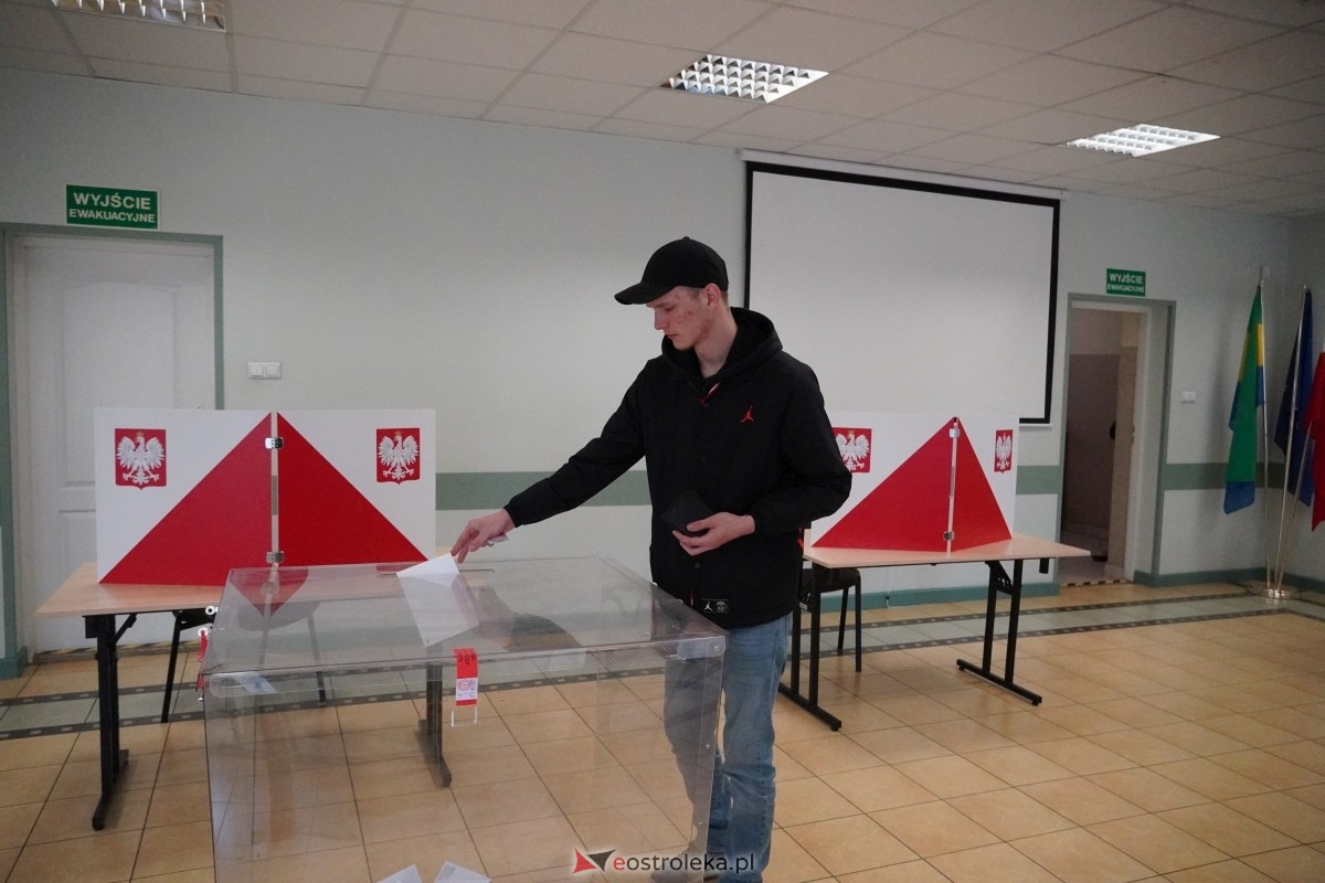 Wybory samorządowe 2024 w Ostrołęce - II tura [21.04.2024] - zdjęcie #11 - eOstroleka.pl