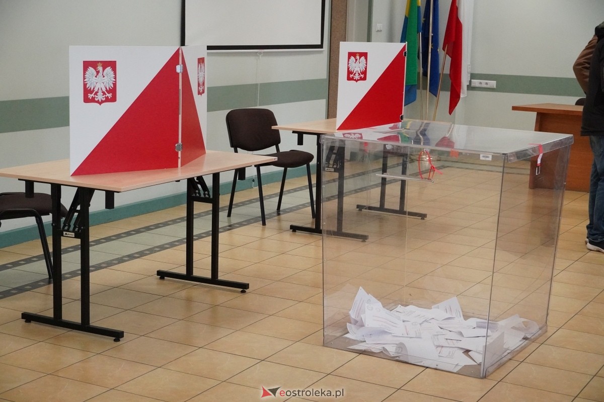 Wybory samorządowe 2024 w Ostrołęce - II tura [21.04.2024] - zdjęcie #11 - eOstroleka.pl