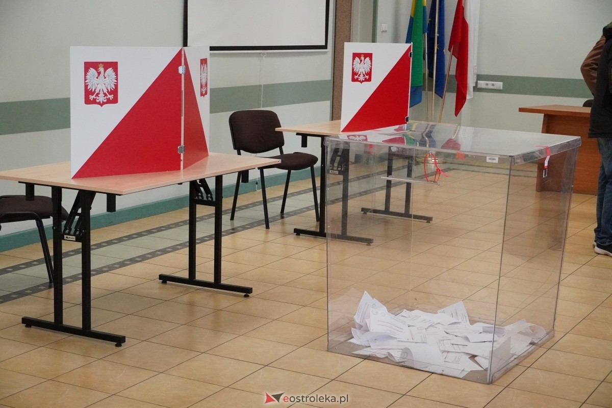Wybory samorządowe 2024 w Ostrołęce - II tura [21.04.2024] - zdjęcie #9 - eOstroleka.pl